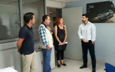 Luisma consigue un puesto de trabajo.