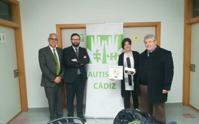 Acto de entrega de la colaboración de Bankia a Autismo Cádiz