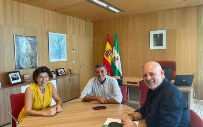 Carmen López Ginés se entrevista con el delegado territorial de Inclusión Social