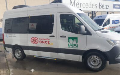 Autismo Cádiz recibe una furgoneta adaptada financiada por Fundación ONCE