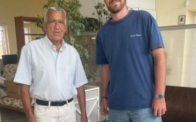 Donación de pieza de artesanía producida por el artista Sebastián Alcedo